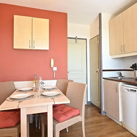 Апартаменты Village Cap Esterel - Le Village-80 By Interhome